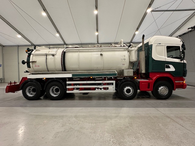 Scania R420 8×4 Highline Vacuum Tanker