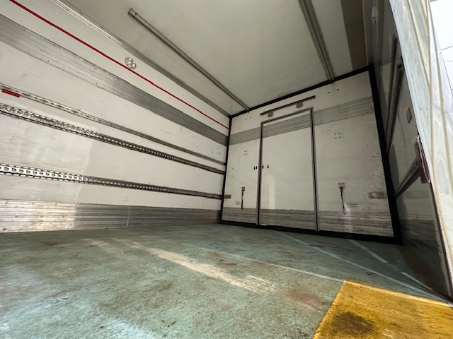 Mercedes Axor 1824 Day Cab Fridge Box