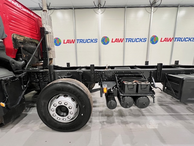 Volvo FM12 340 8×4 Day Cab Chassis Cab