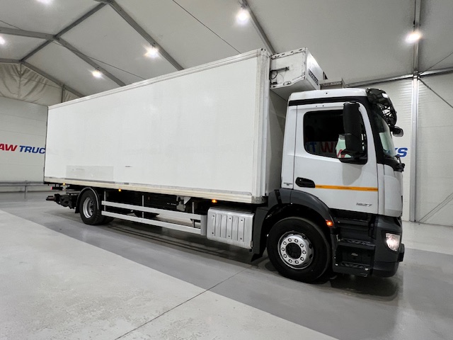 Mercedes Antos 1827 Day Cab Fridge Box