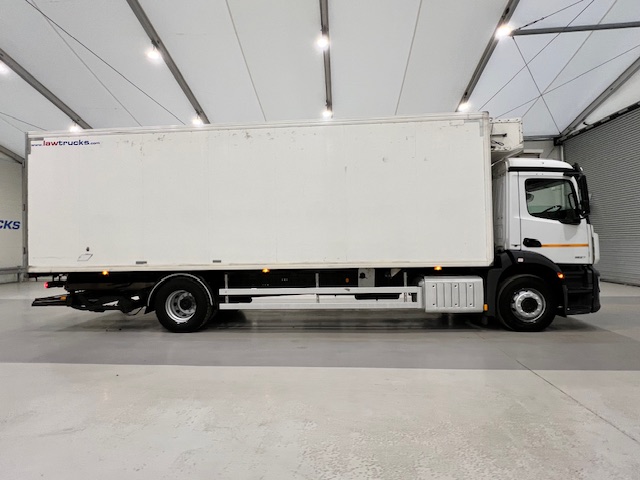 Mercedes Antos 1827 Day Cab Fridge Box