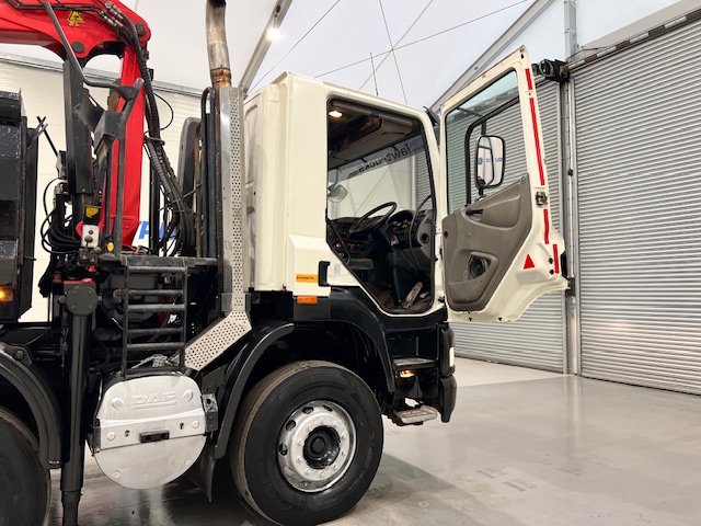 DAF CF85 410 8×4 Day Cab Steel Tipper Grab