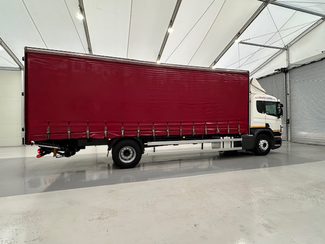 Scania P250 4×2 Sleeper Cab Curtainsider
