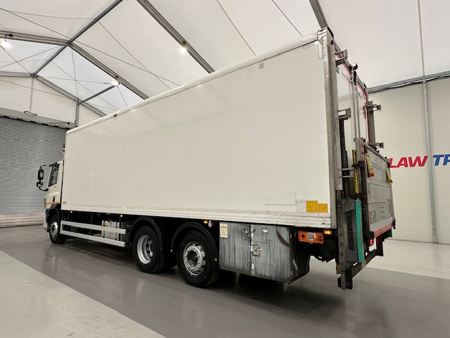 DAF CF 290 6×2 Rear Steer Fridge Box