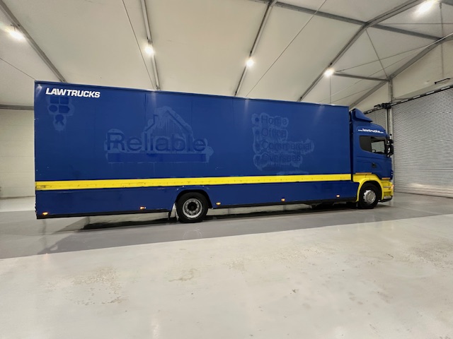 Scania R270 4×2 Sleeper Cab Box Van Manual