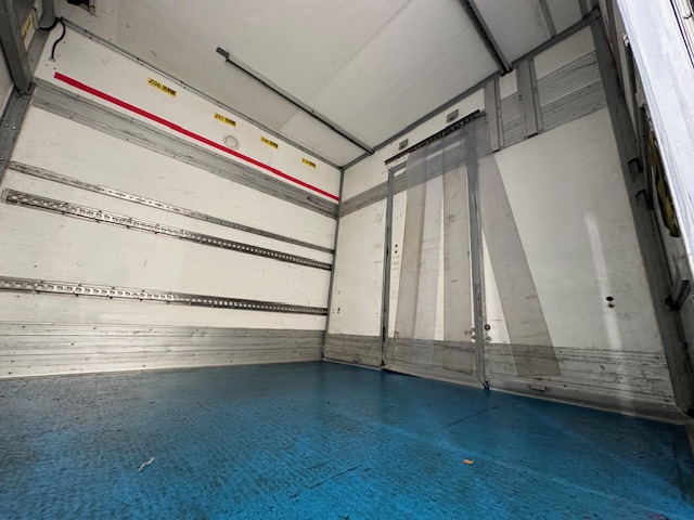 Mercedes Axor 1824 Day Cab Fridge Box