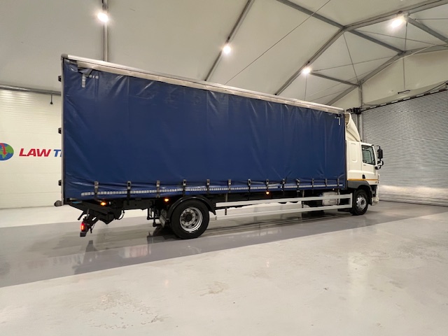 DAF CF 250 4×2 Sleeper Cab Curtainsider