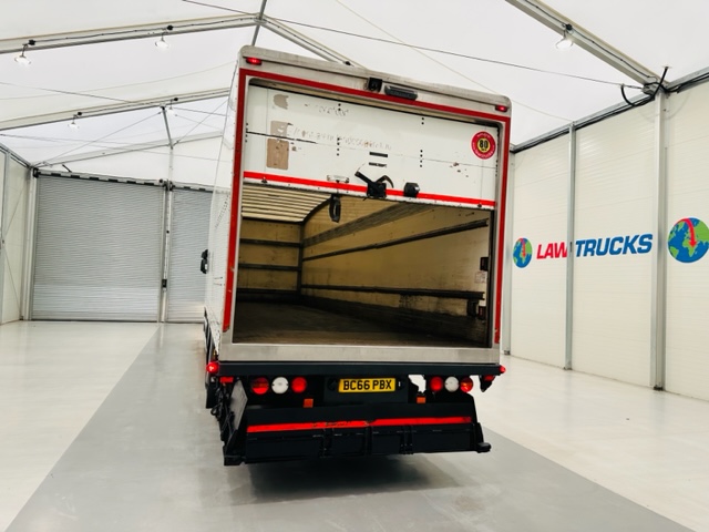 Iveco Stralis 310 Euro 6 6×2 Box Van