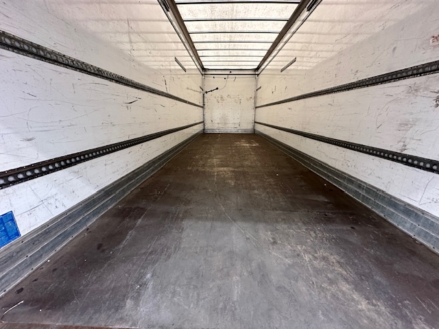 Mercedes Actros 1824 4×2 Sleeper Cab Box Van