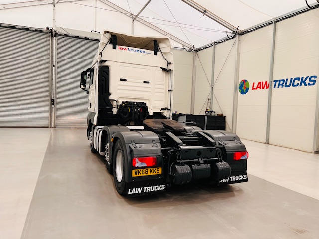 MAN TGX 26.460 6×2 Tractor Unit