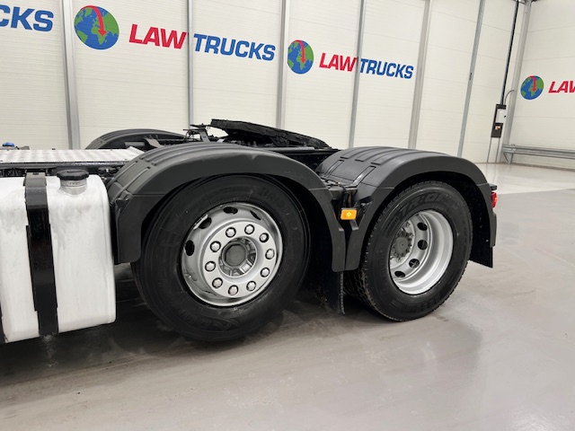Volvo FH 500 6×2 Midlift Tractor Unit