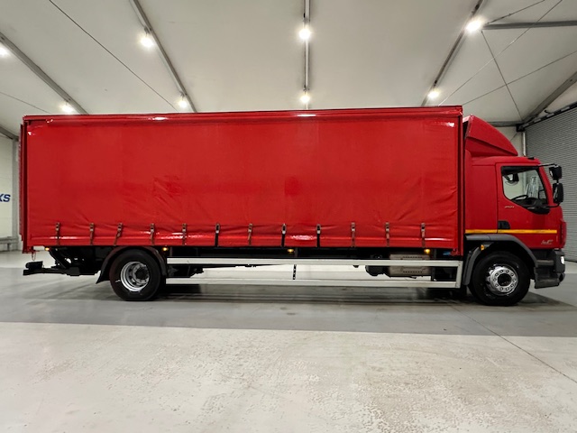 DAF LF 250 Sleeper Cab Curtainsider