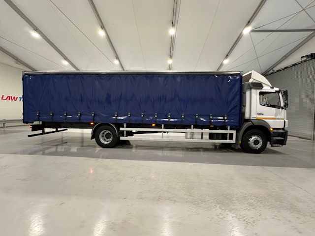 Mercedes 1824 4×2 Day Cab Curtainsider