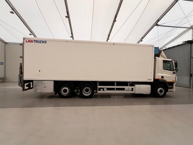 DAF CF 290 6×2 Rear Steer Fridge Box