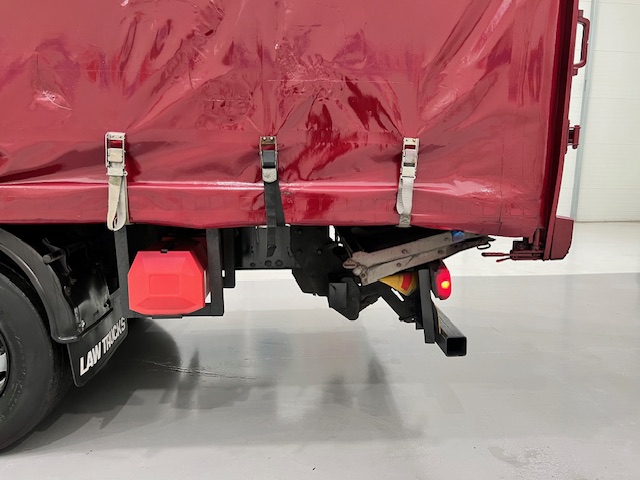 DAF CF 290 6×2 Rear Lift Sleeper Cab Curtainsider