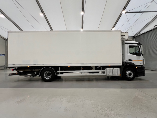 Mercedes Antos 1827 Day Cab Fridge Box