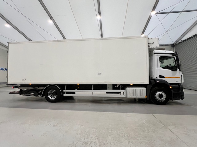 Mercedes Antos 1827 Day Cab Fridge Box