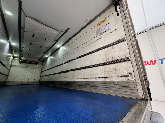 Scania P250 4×2 Sleeper Cab Fridge Box