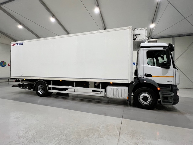 Mercedes Antos 1827 Day Cab Fridge Box