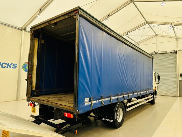 DAF CF65 250 Sleeper Cab Curtainsider