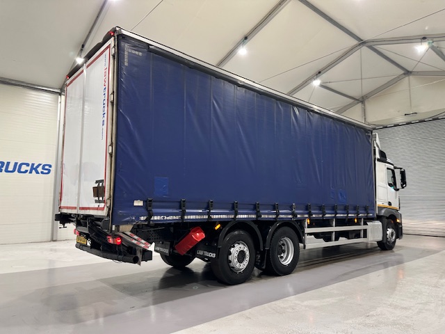 Mercedes Actros 2530 6×2 Sleeper Cab Curtainsider