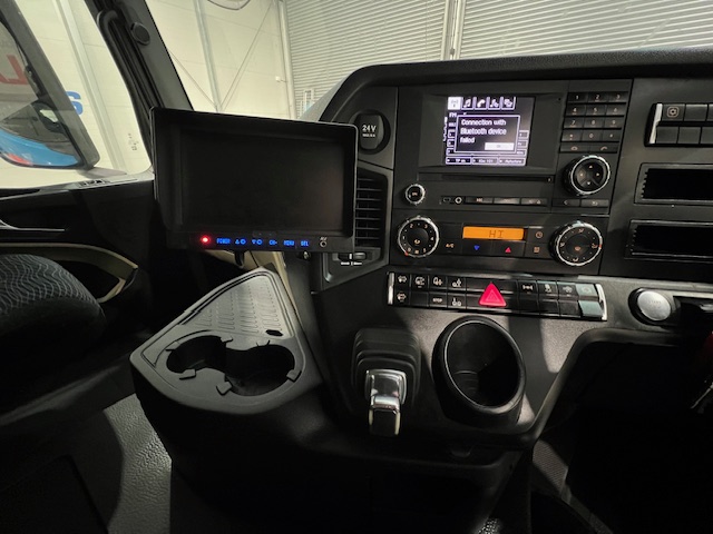 Mercedes Actros 2530 6×2 Sleeper Cab Curtainsider