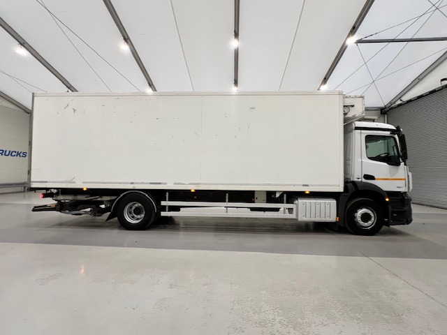 Mercedes Antos 1827 Day Cab Fridge Box
