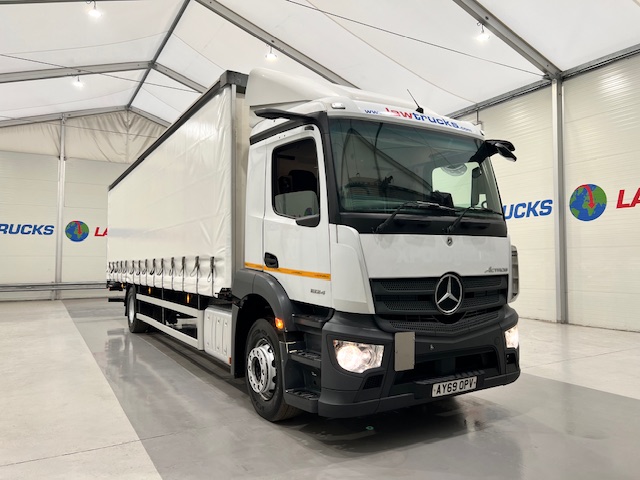 Mercedes Actros 1824 Day Cab Curtainsider