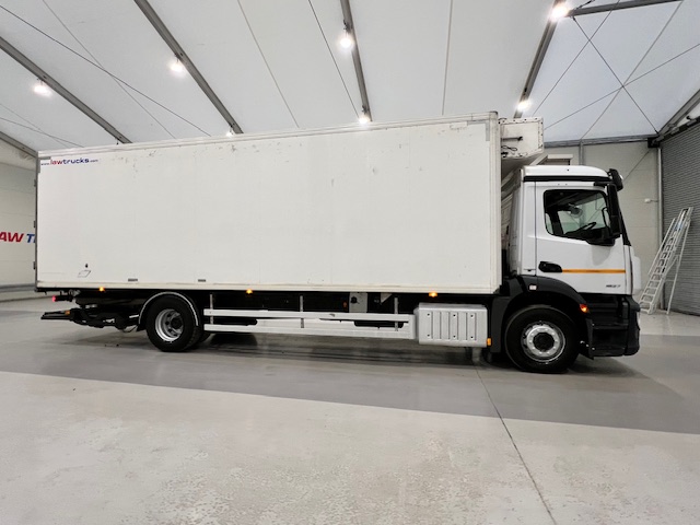 Mercedes Antos 1827 Day Cab Fridge Box