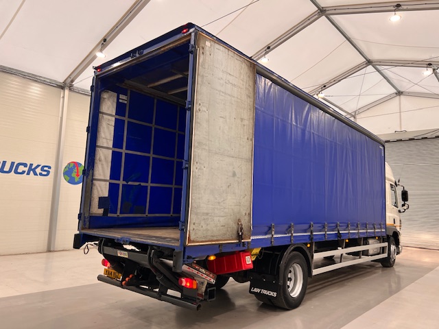 DAF CF 250 Sleeper Cab Curtainsider