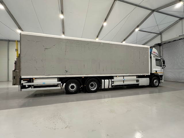 DAF CF 330 Rear Lift Day Cab Fridge Box