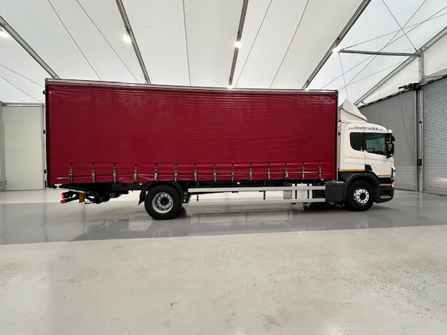 Scania P250 4×2 Sleeper Cab Curtainsider