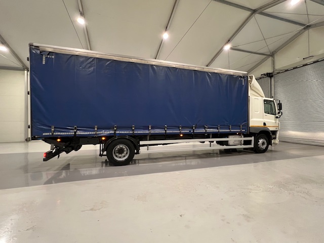 DAF CF 250 4×2 Sleeper Cab Curtainsider