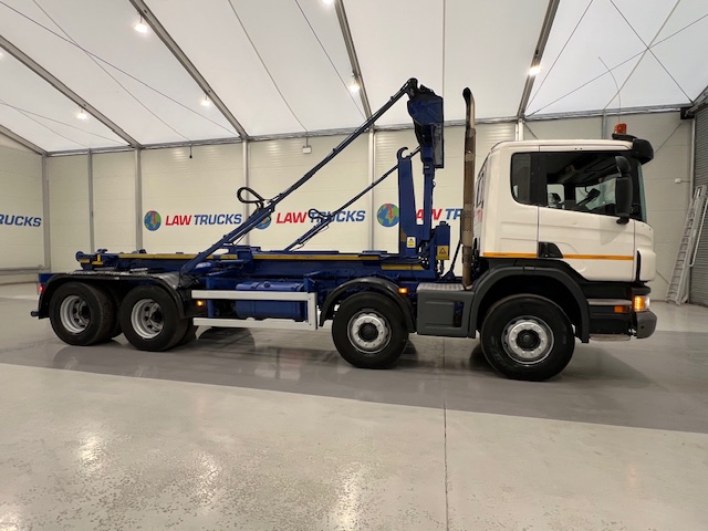 Scania P360 8×4 Day Cab Hookloader Manual