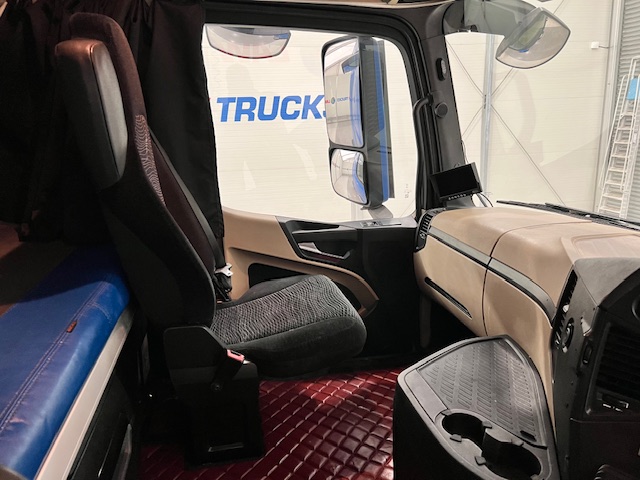 Mercedes Actros 2545 6×2 Midlift Tractor Unit