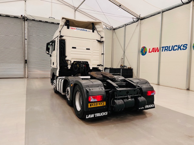 MAN TGX 26.460 6×2 Tractor Unit