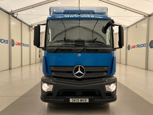 Mercedes Actros 1824 4×2 Day Cab Box Van