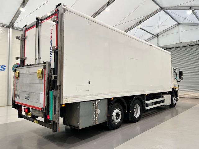 DAF CF 290 6×2 Rear Steer Fridge Box