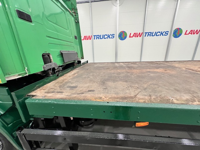 Scania P94 220 4×2 Sleeper Cab Flatbed