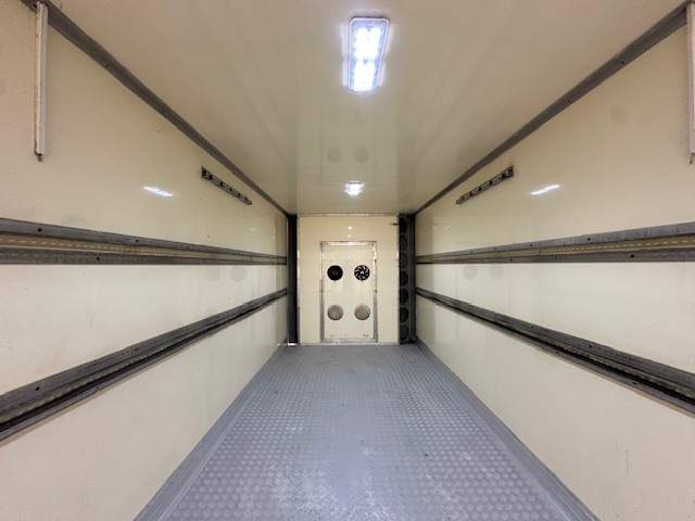Mercedes Axor 2529 Rear Lift Sleeper Cab Box Van
