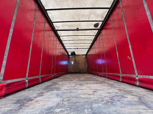 Mercedes Actros 2530 Rear Lift Sleeper Cab Curtainsider