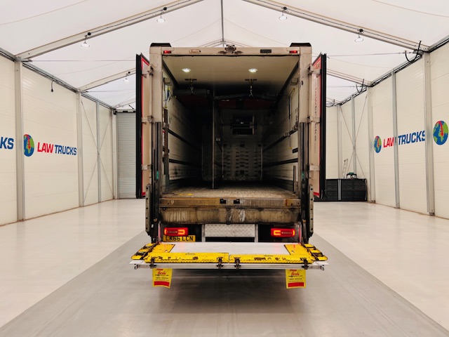 DAF CF 290 6×2 Rear Steer Fridge Box