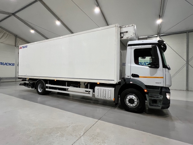 Mercedes Antos 1827 Day Cab Fridge Box
