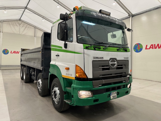 Hino 3241 700 8×4 Sleeper Cab Steel Tipper
