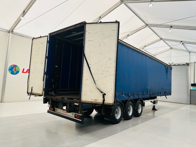 Montracon Tri Axle Curtainsider Trailer