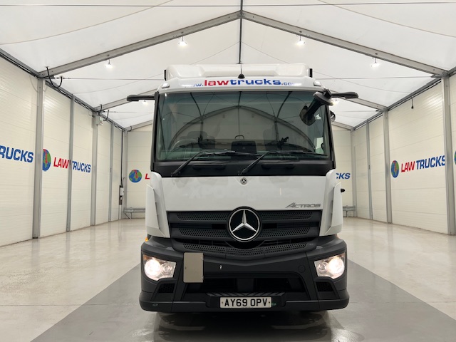 Mercedes Actros 1824 Day Cab Curtainsider