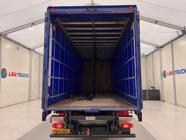 DAF CF 250 Sleeper Cab Curtainsider