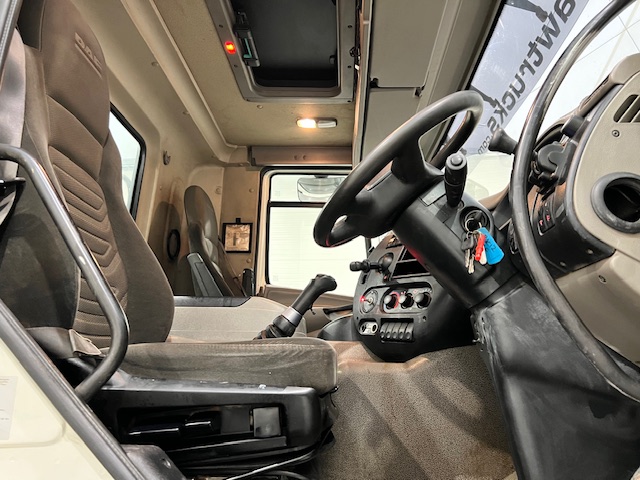 DAF CF85 410 8×4 Day Cab Steel Tipper Grab
