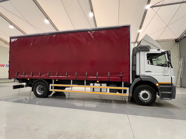 Mercedes Axor 1824 Day Cab Curtainsider
