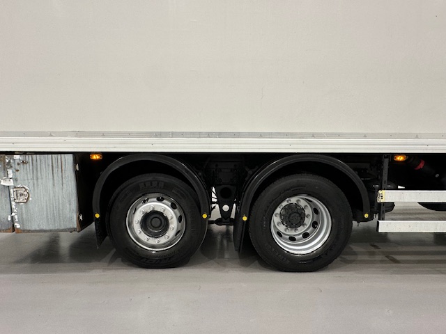 DAF CF 290 6×2 Rear Steer Fridge Box